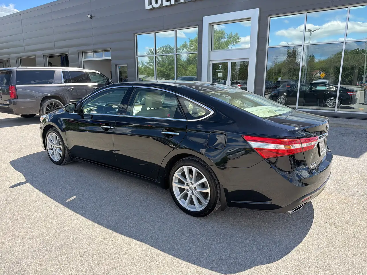 Toyota Avalon снимка Toyota Avalon