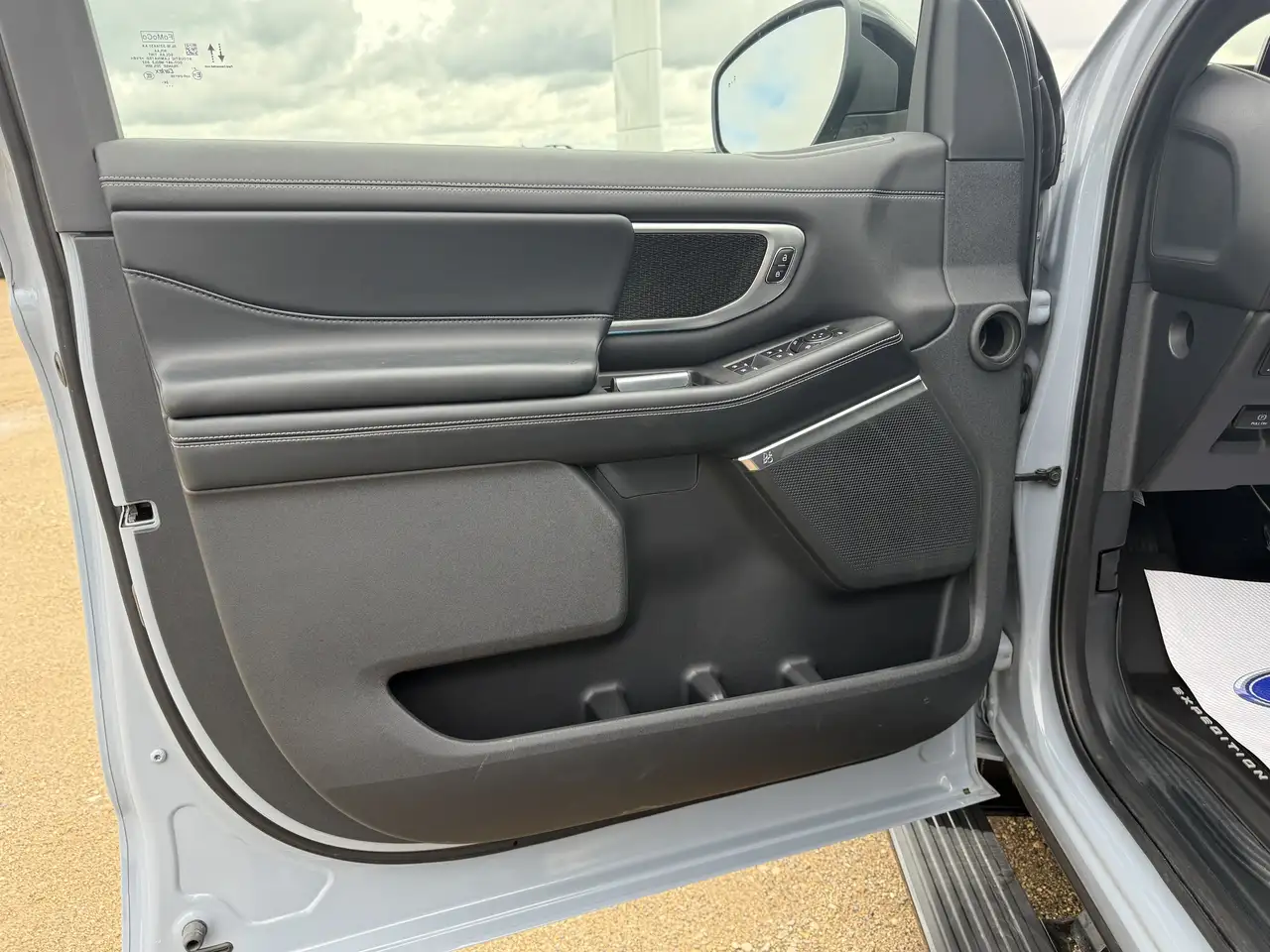 Ford Expedition снимка Ford Expedition