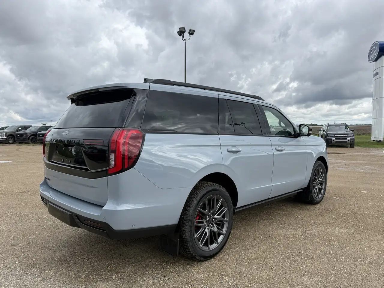 Ford Expedition снимка Ford Expedition