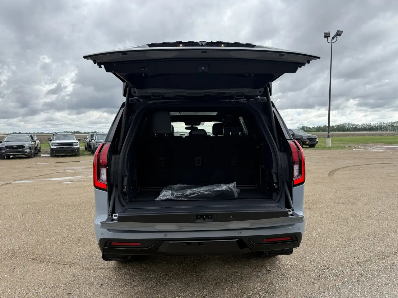 Ford Expedition снимка Ford Expedition
