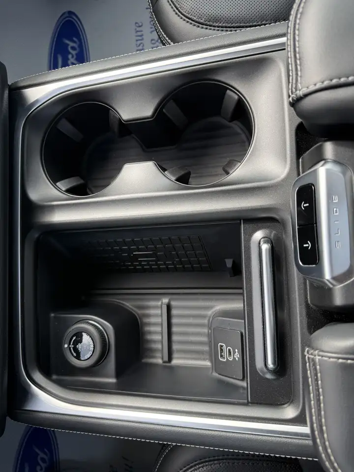 Ford Expedition снимка Ford Expedition