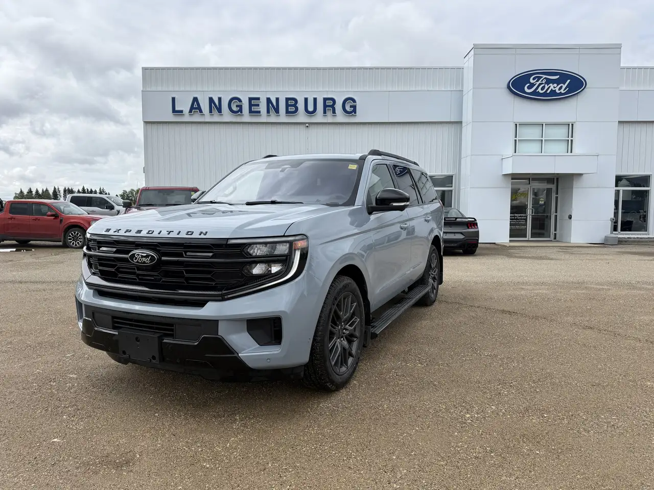 Ford Expedition снимка Ford Expedition