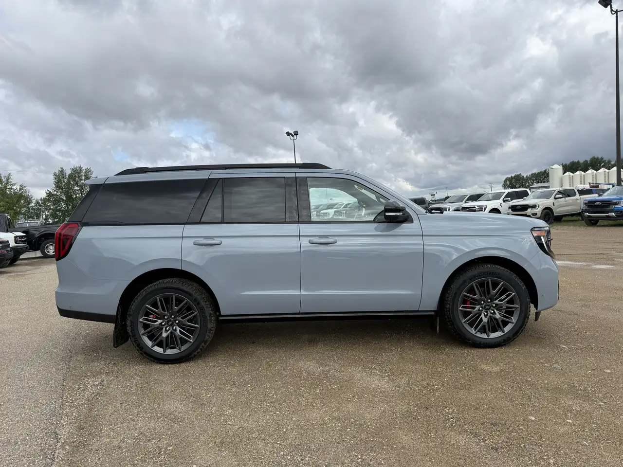 Ford Expedition снимка Ford Expedition