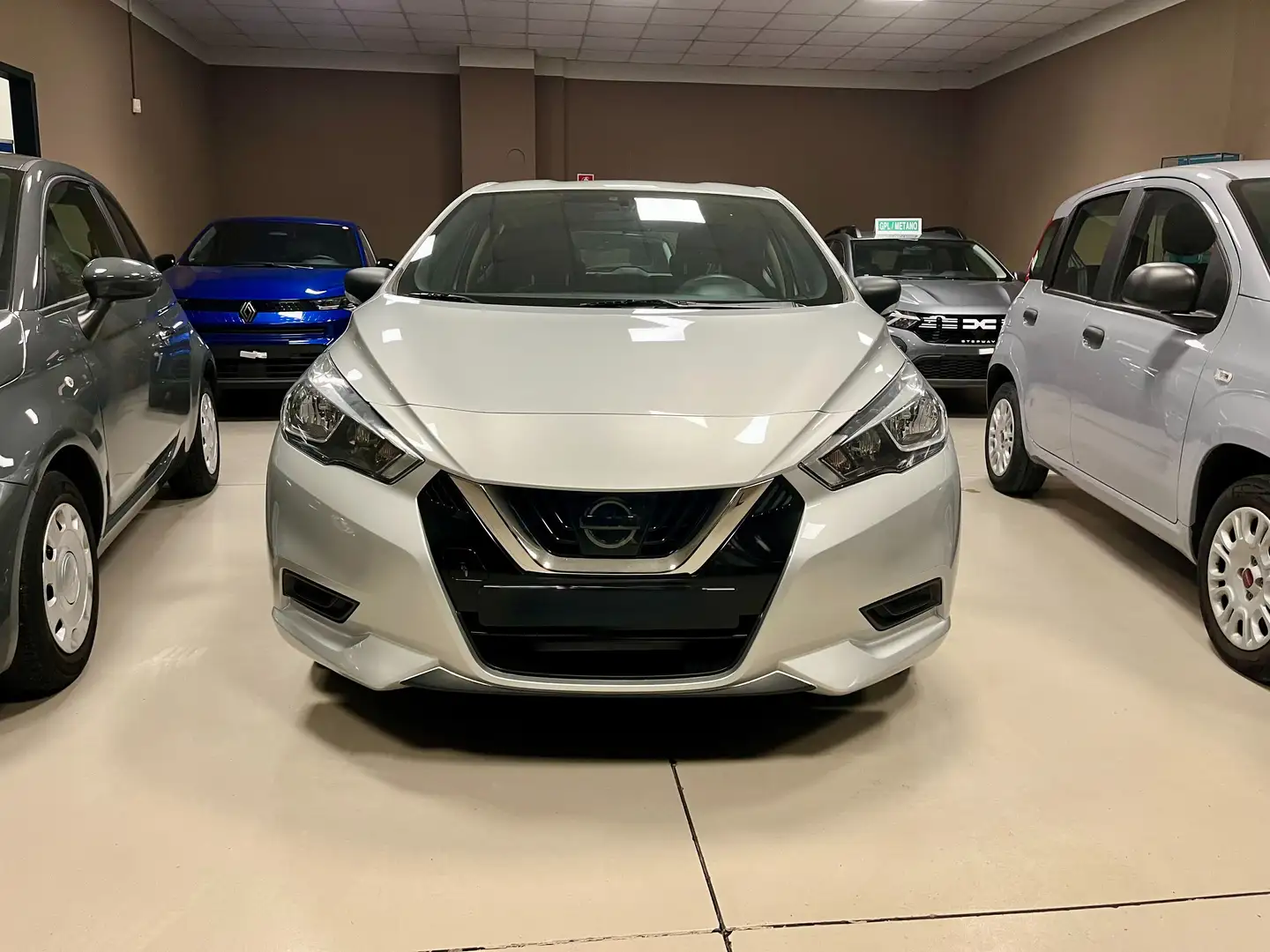 Nissan Micra Micra V 2018 1.0 Visia + 71cv Argento - 2