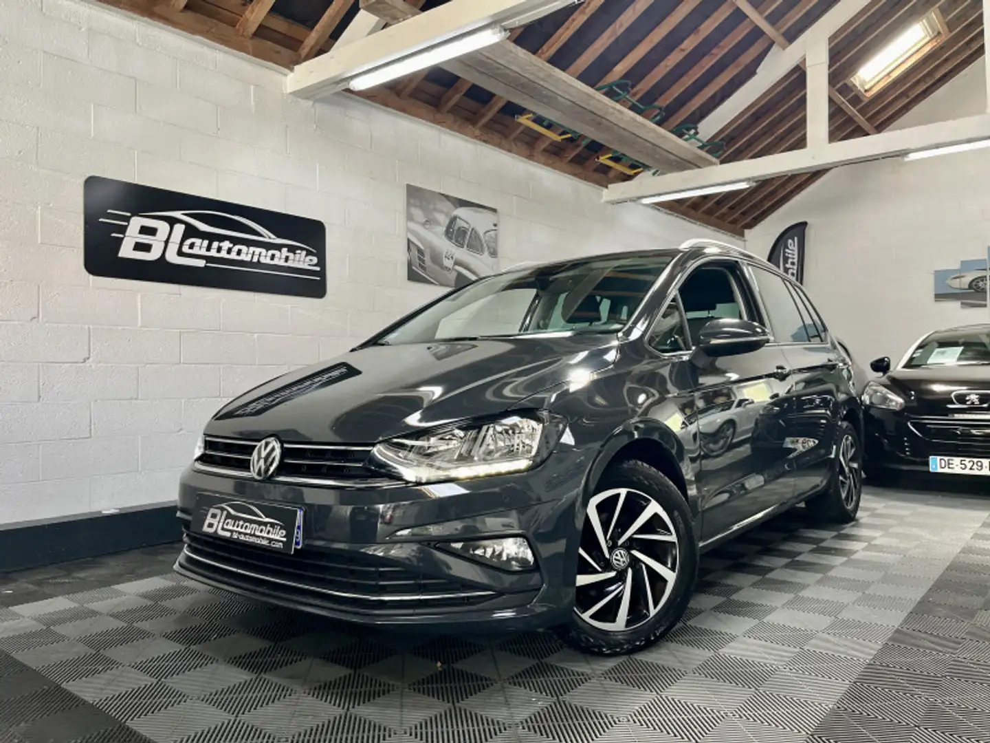 Volkswagen Golf Sportsvan 1.0 TSI 110CH  CONNECT Grau - 1