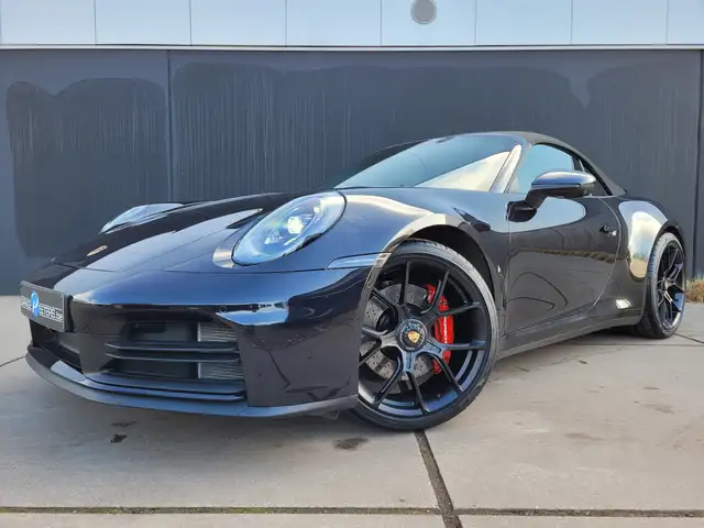Porsche 911 view 28