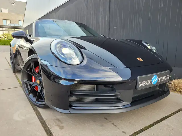 Porsche 911 view 7