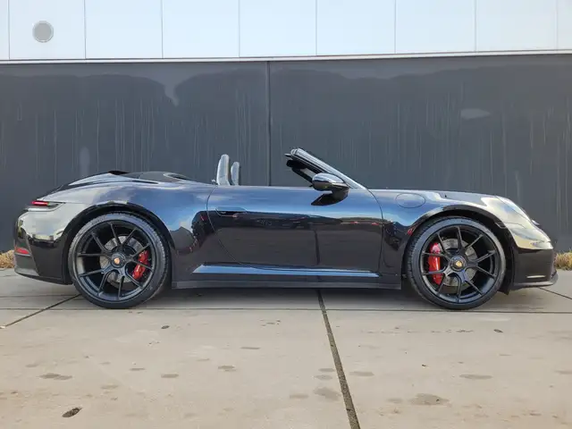 Porsche 911 view 2