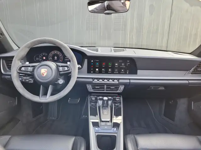 Porsche 911 view 12