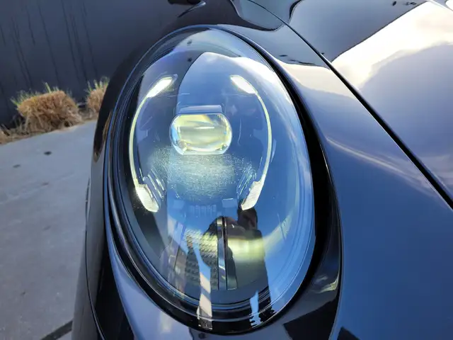 Porsche 911 view 30