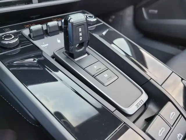 Porsche 911 view 22