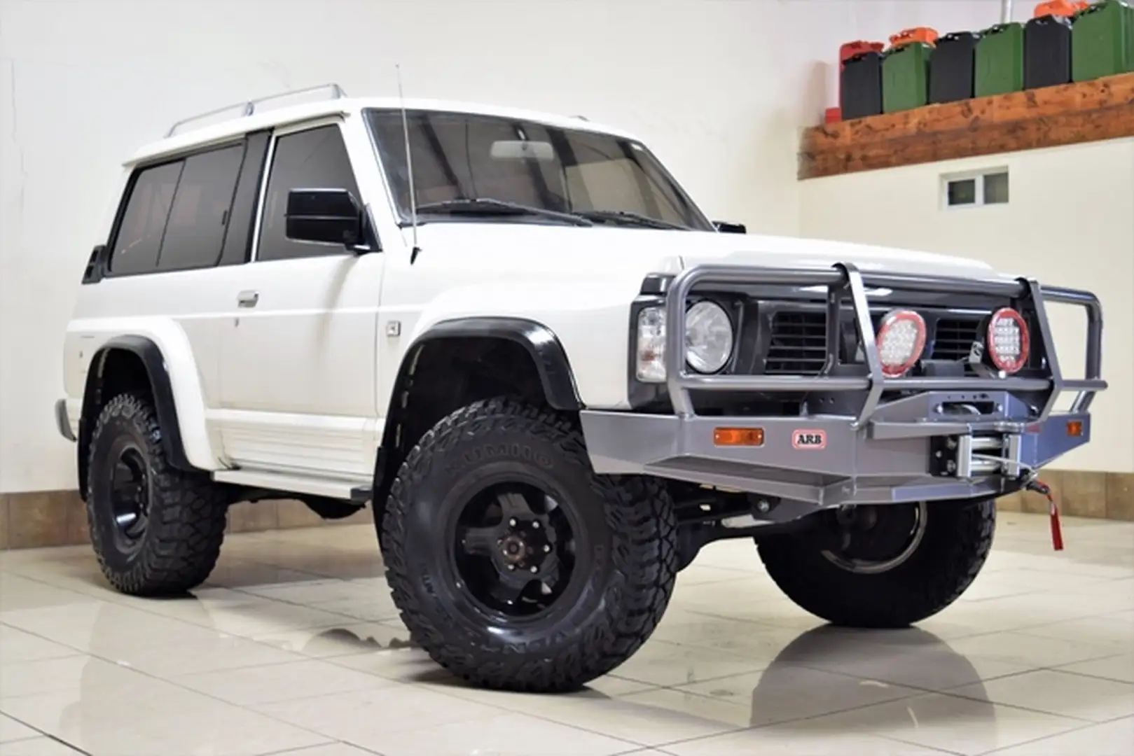 Nissan Patrol White - 1