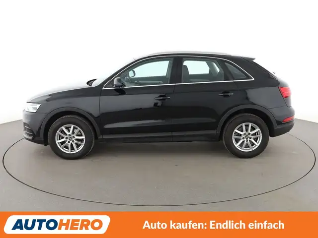 Audi Q3 view 3
