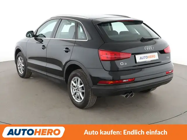 Audi Q3 view 4