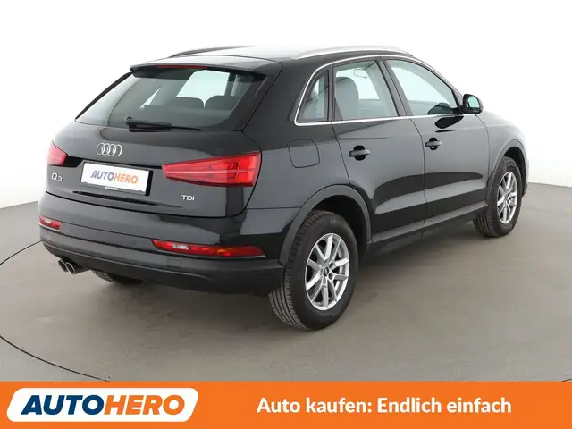 Audi Q3 view 6