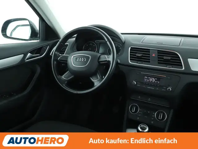 Audi Q3 view 13