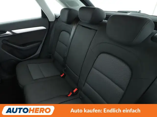 Audi Q3 view 14