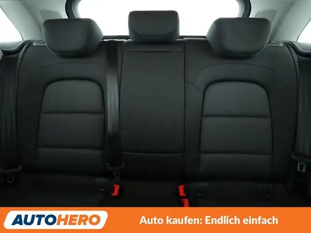 Audi Q3 view 15