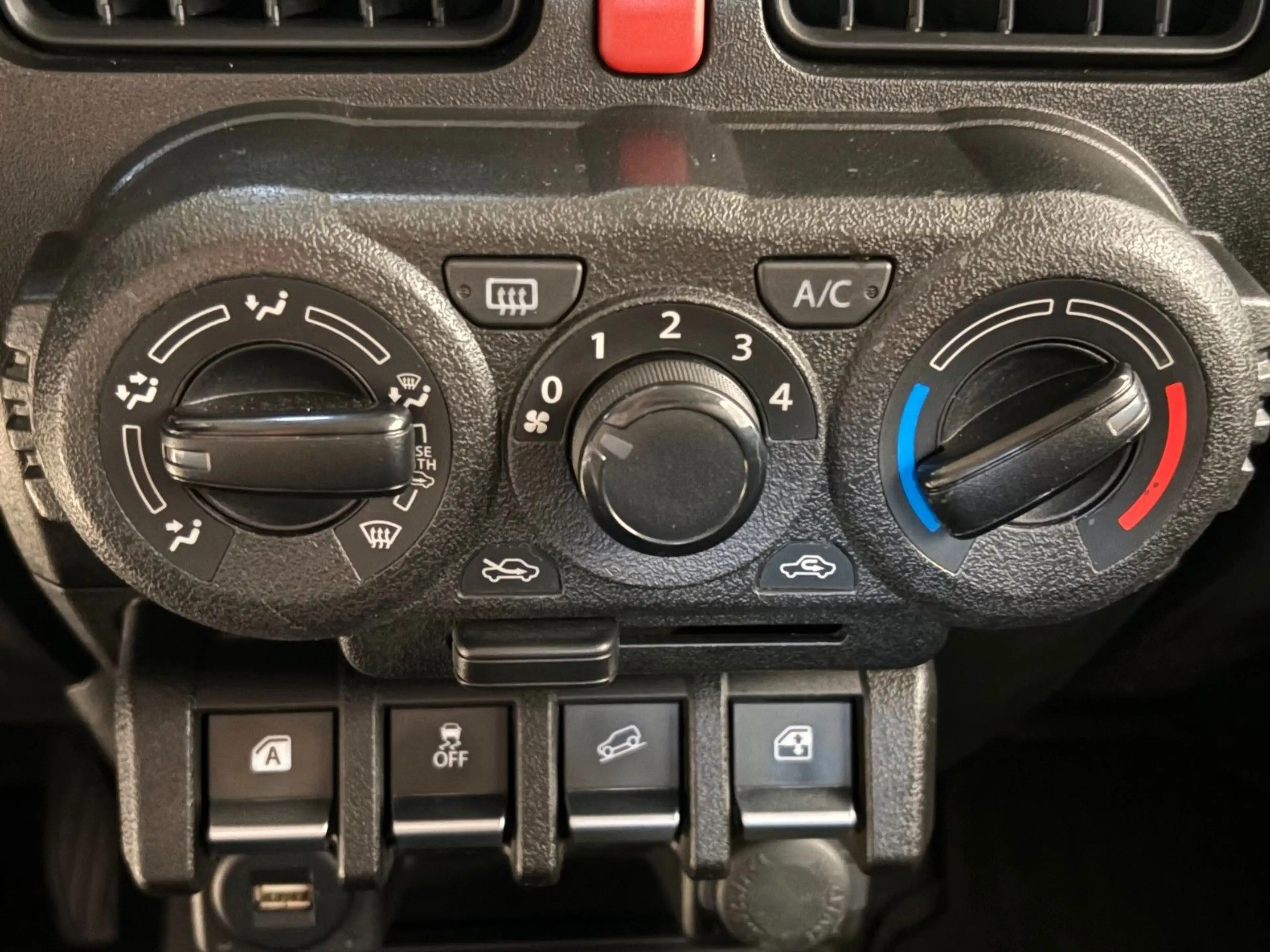 Suzuki Jimny AllGrip 1.5 Anhängerkupplung — photo 9