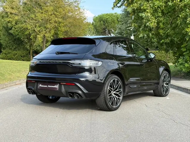 Porsche Macan view 15