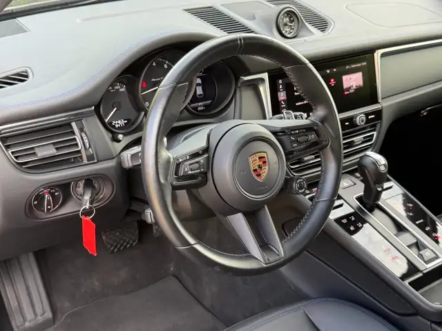Porsche Macan view 7