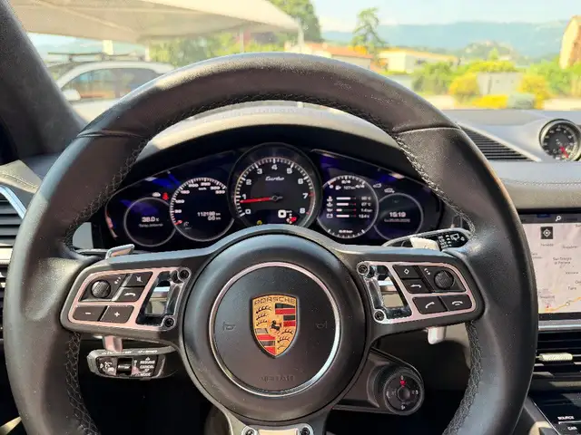 Porsche Cayenne view 16