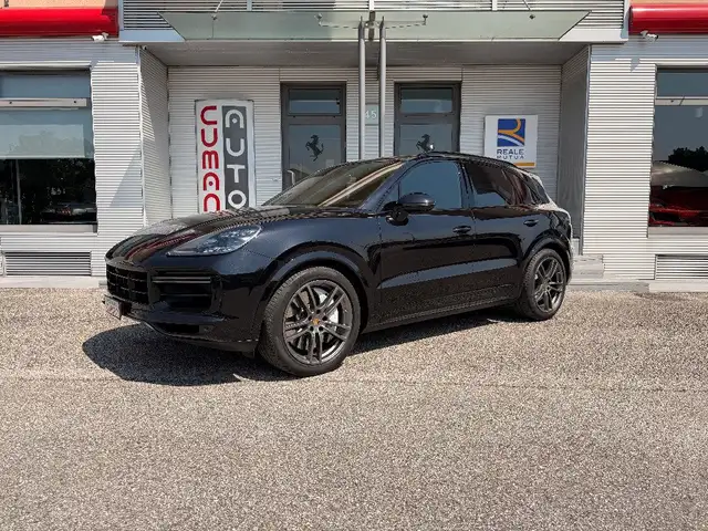 Porsche Cayenne main image