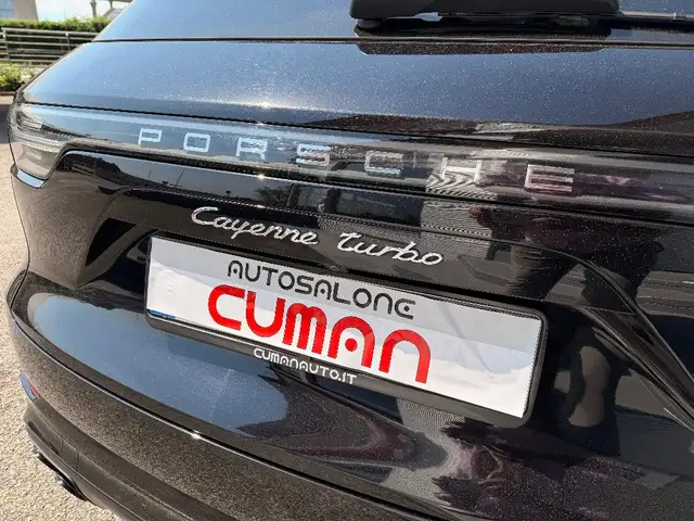 Porsche Cayenne view 8