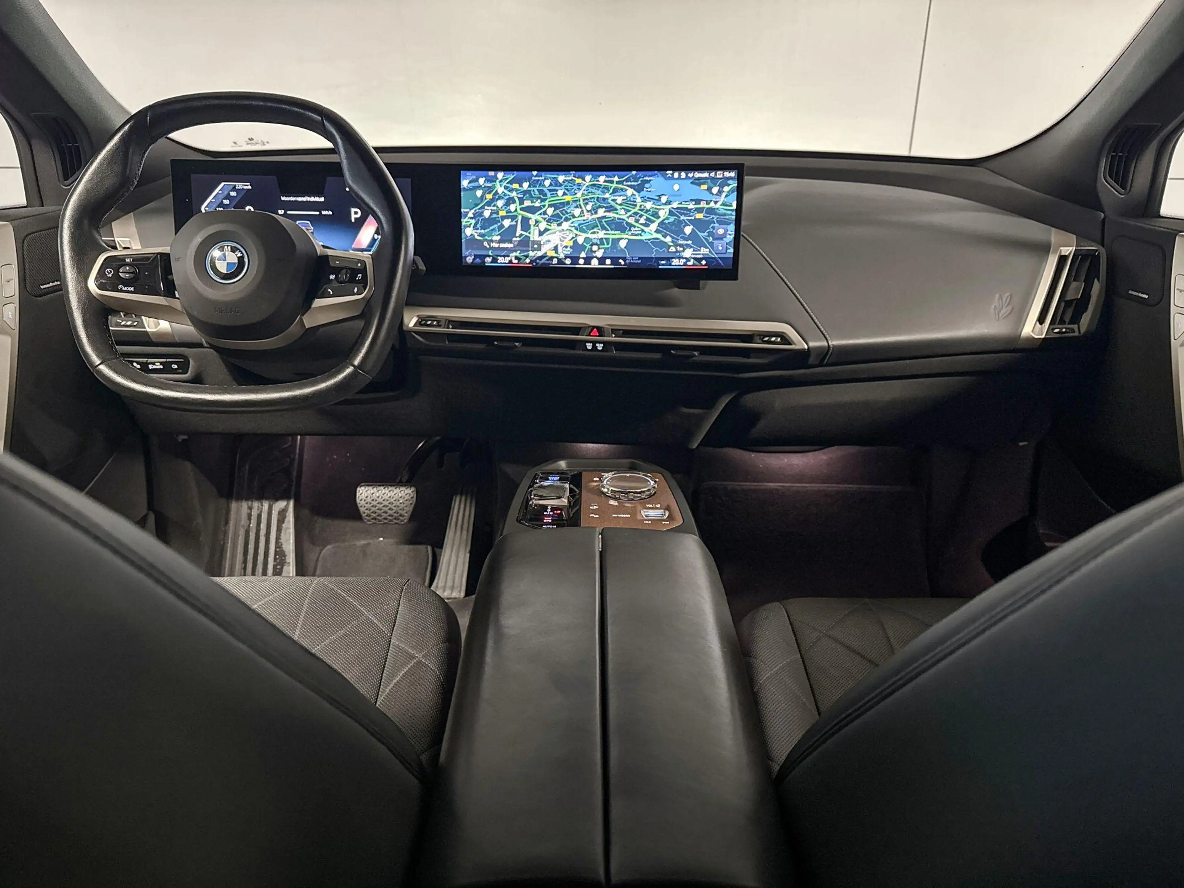 BMW iX xDrive40 Business Edition Plus 77 kWh — photo 10