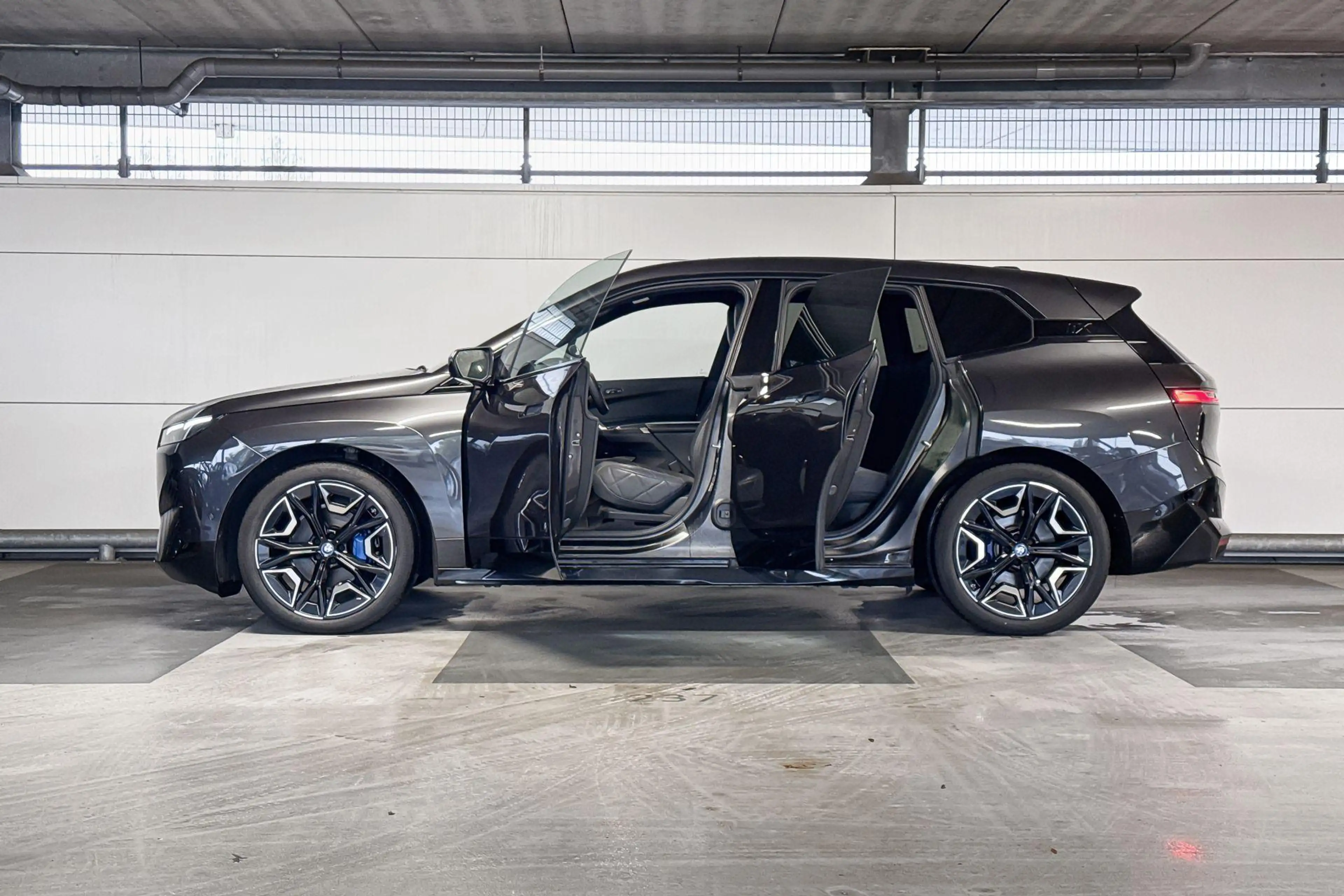 BMW iX xDrive40 Business Edition Plus 77 kWh — photo 3