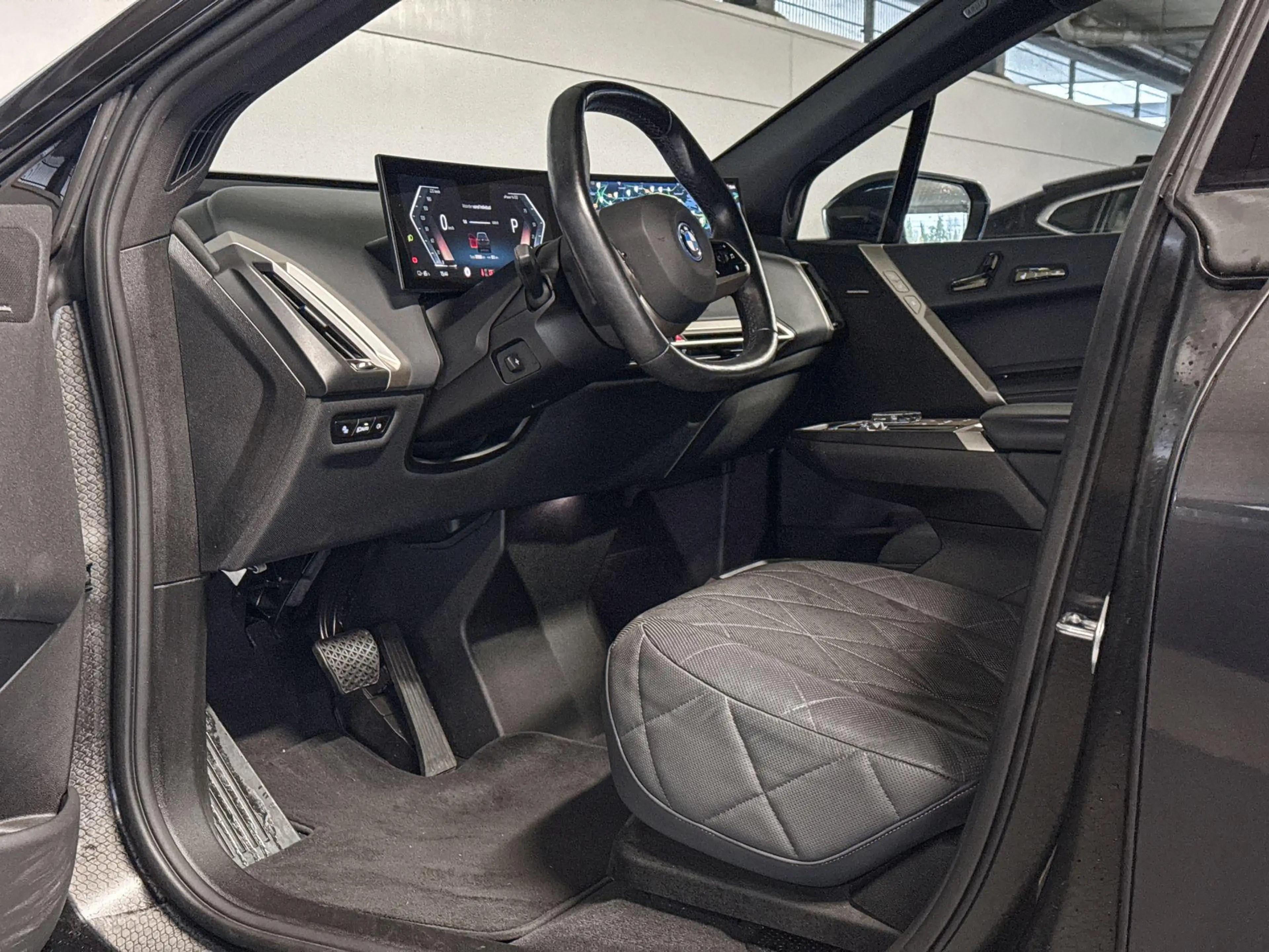 BMW iX xDrive40 Business Edition Plus 77 kWh — photo 8
