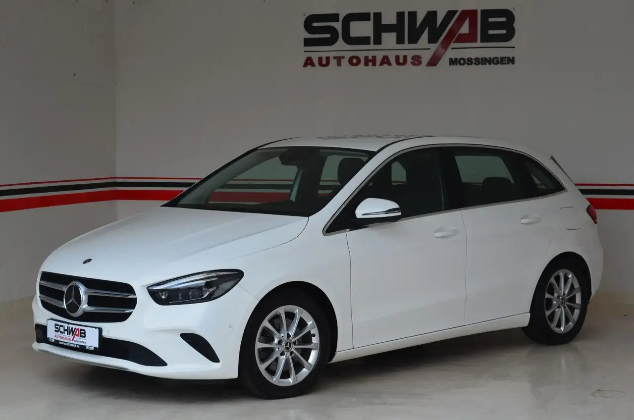Mercedes-Benz B 220