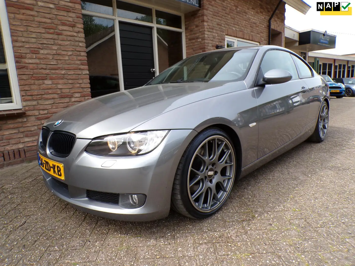 BMW 325 3-serie Coupé 325i High Executive Automaat / Clima Grijs - 1