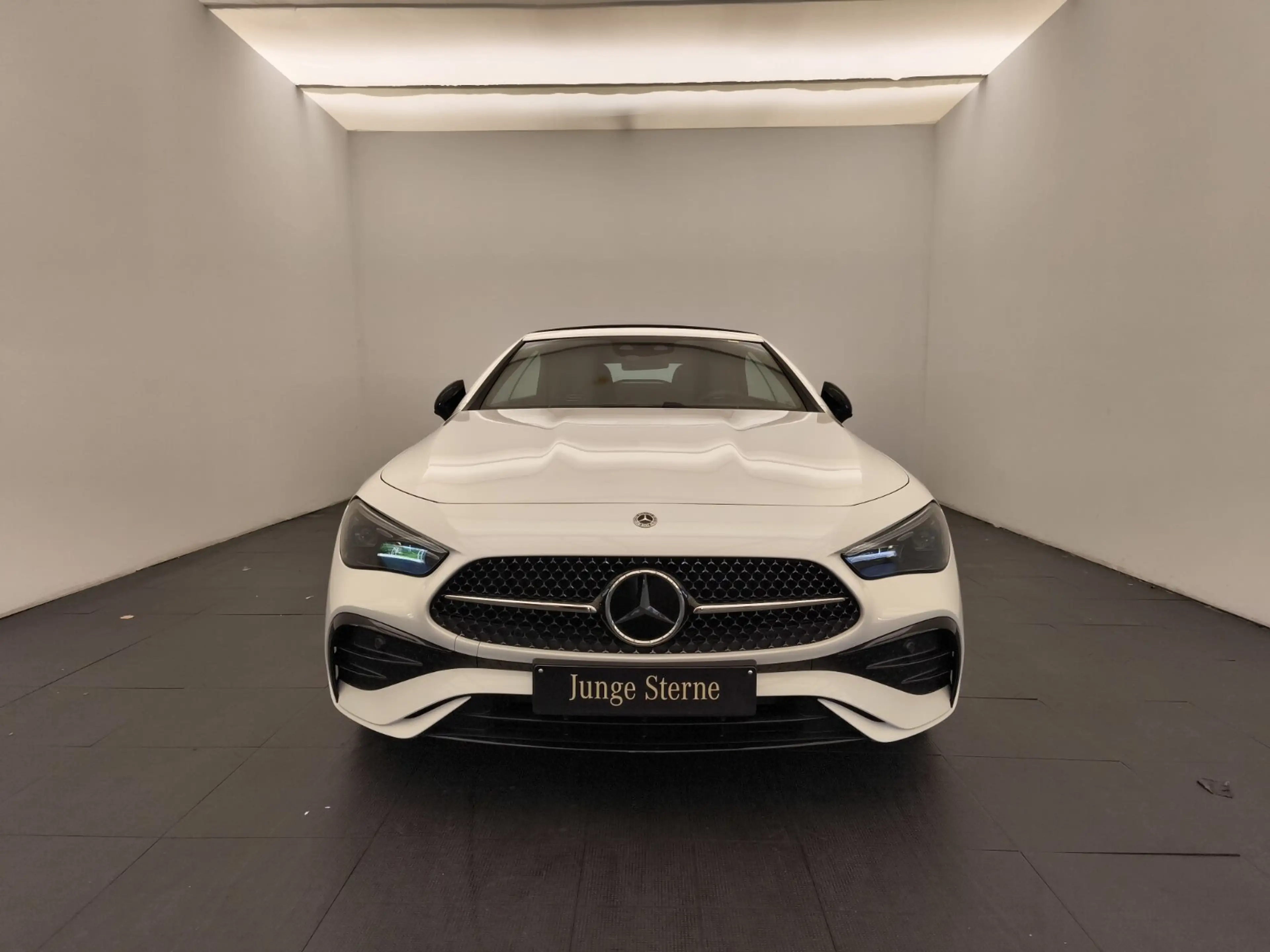 Mercedes-Benz CLE 220 CLE 220d Cabrio AMG Advanced+ Night KeyGo Memory — photo 2