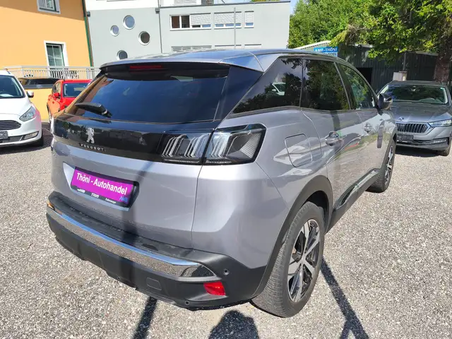 Peugeot 3008 view 5