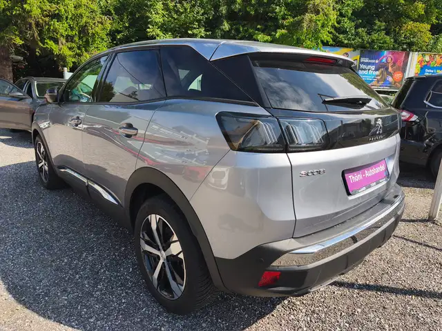 Peugeot 3008 view 4