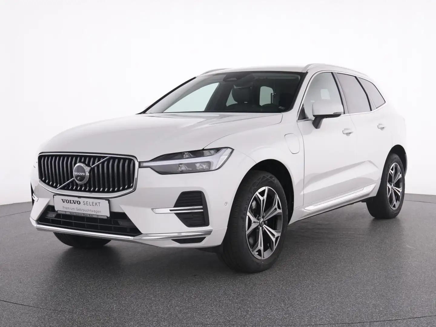 Volvo XC60 T6 AWD Inscription Expr. Plug-In+WINTERPAK+360KAM White - 2