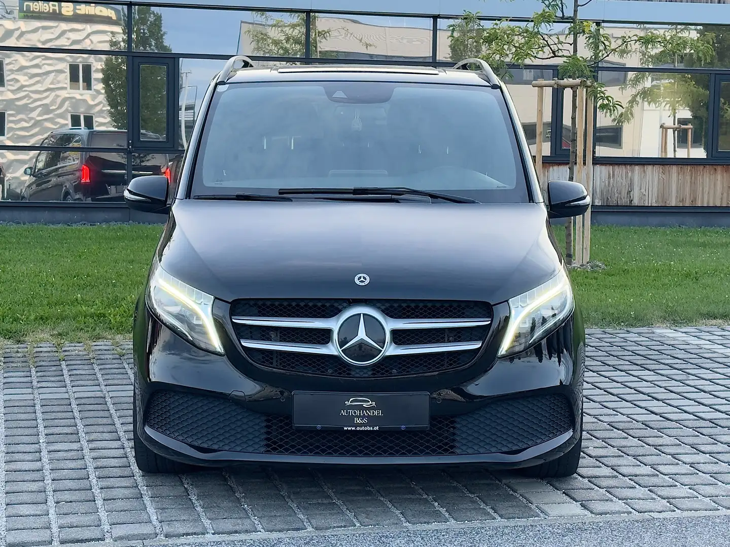 Mercedes-Benz V 300 V 300d extralang Avantgarde*LEDER, MBUX, BURMESTER Schwarz - 2