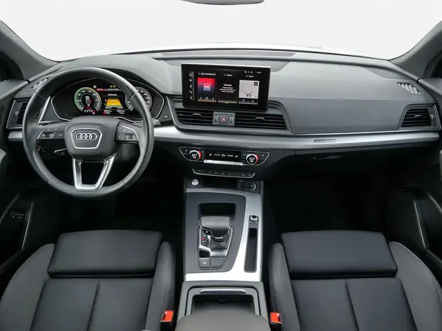 Audi Q5 view 5