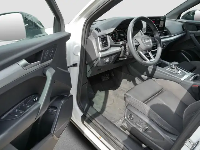 Audi Q5 view 15