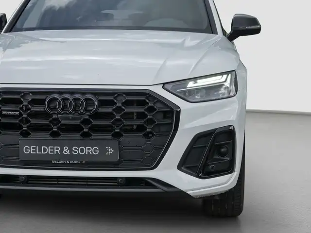 Audi Q5 view 13