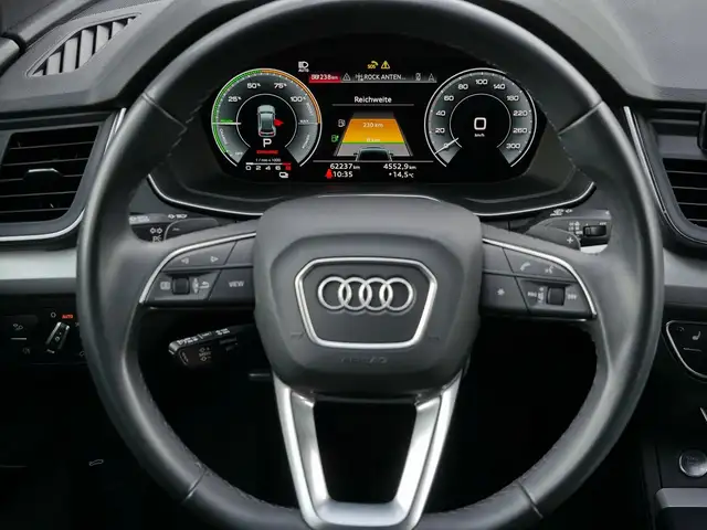 Audi Q5 view 9