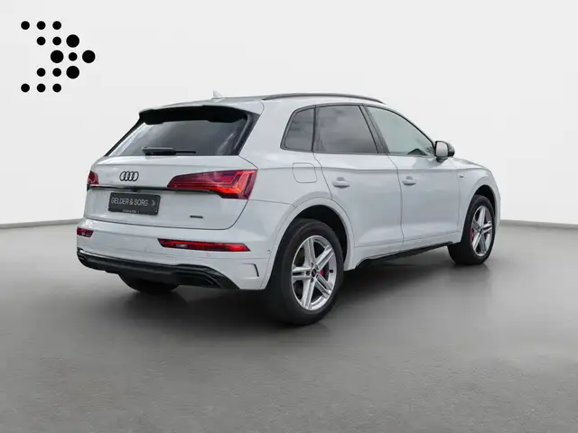 Audi Q5 view 2
