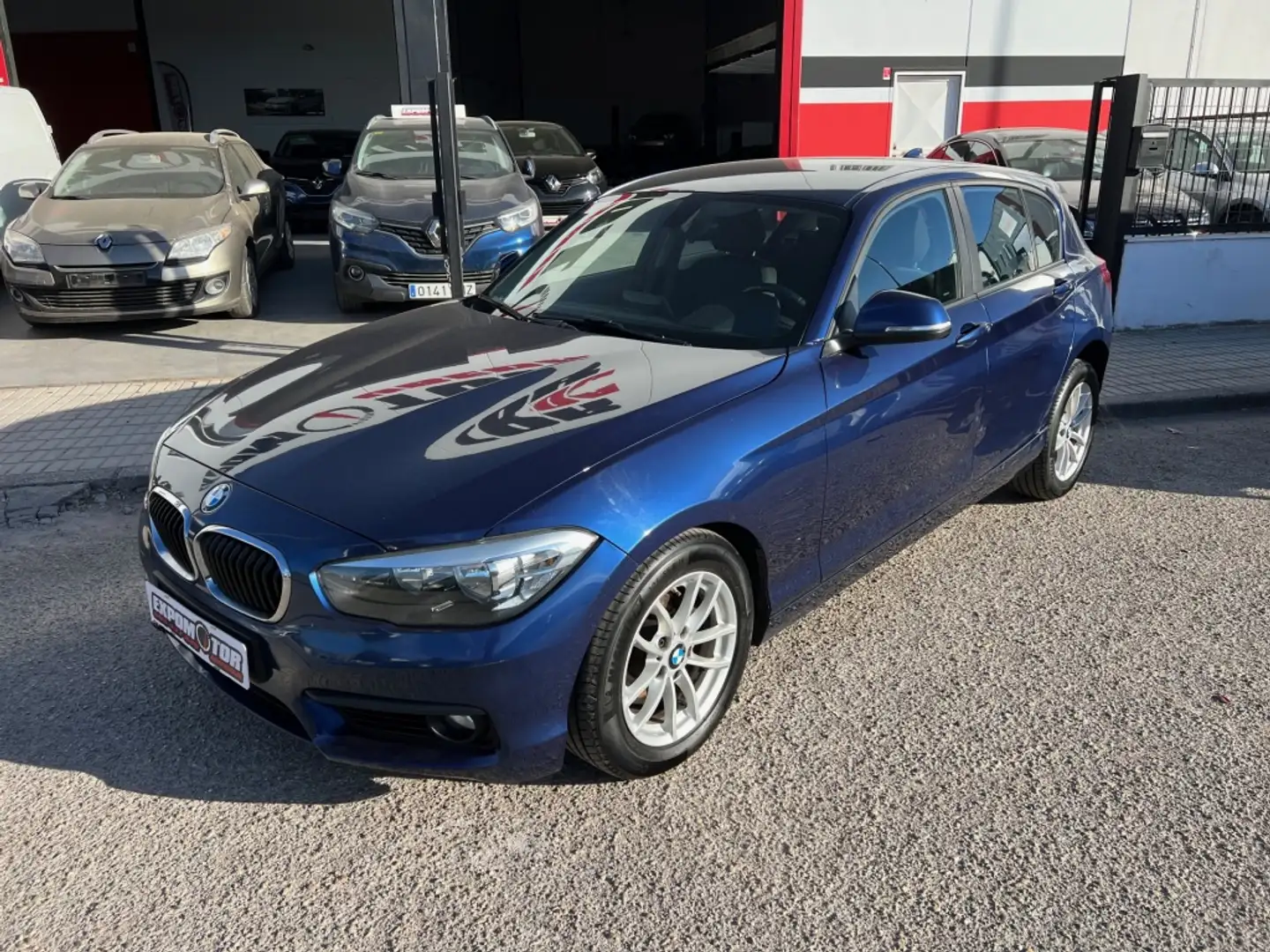 BMW 116 116d Azul - 1