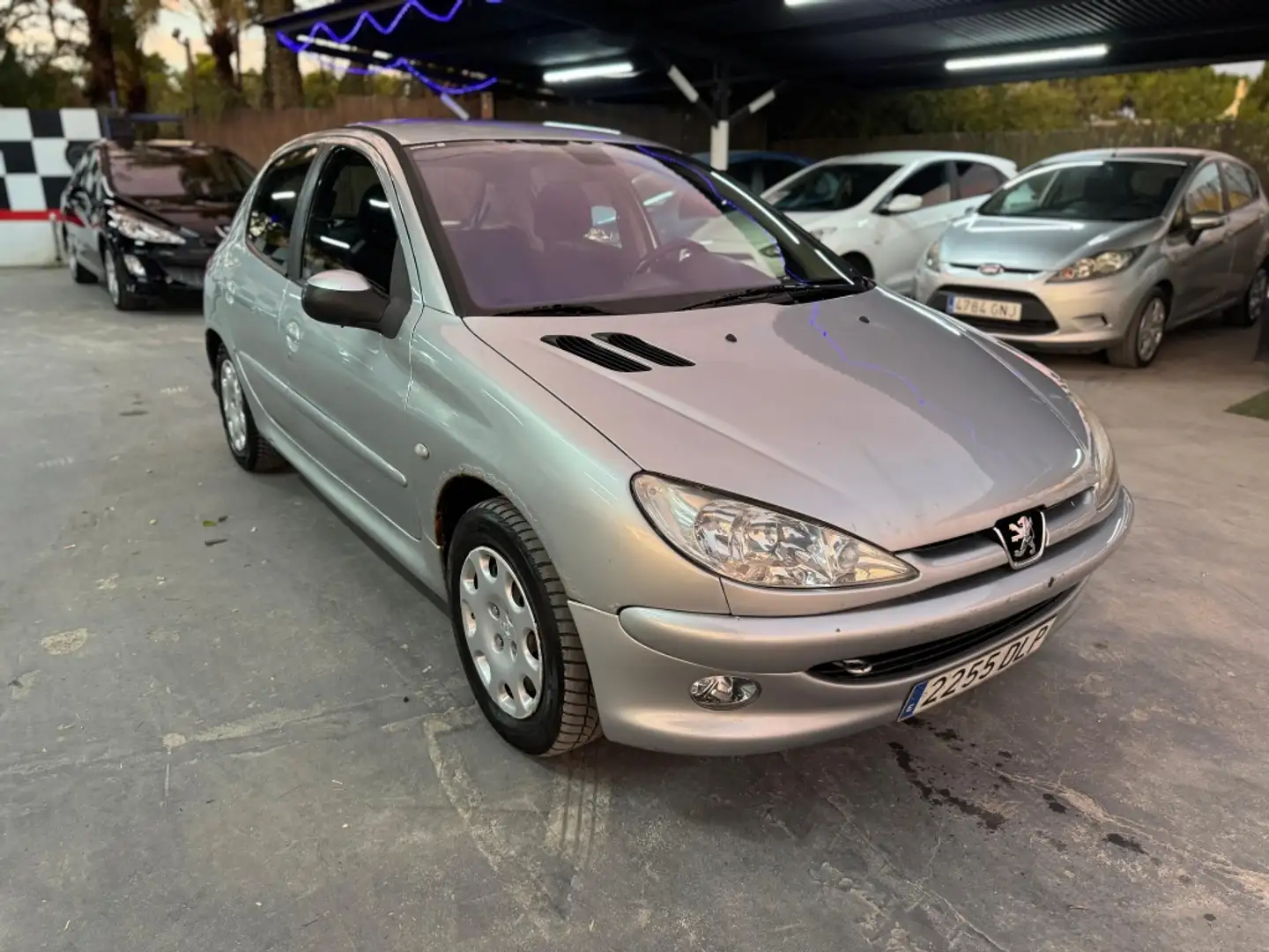 Peugeot 206 2.0HDI XT Gris - 1