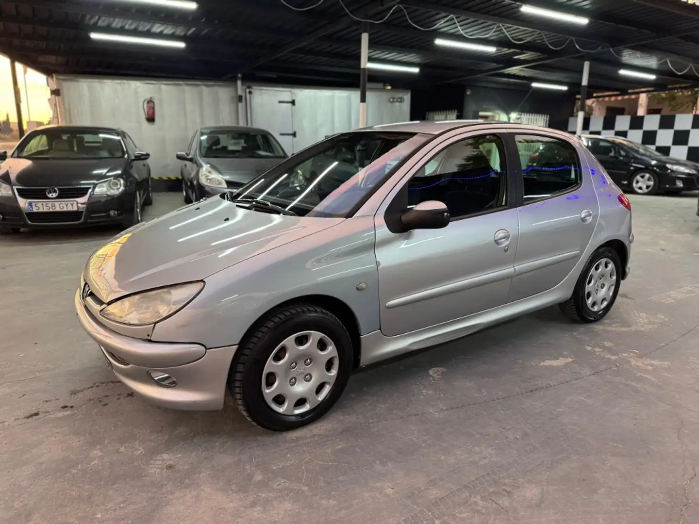 Peugeot 206 2.0HDI XT Gris - 2