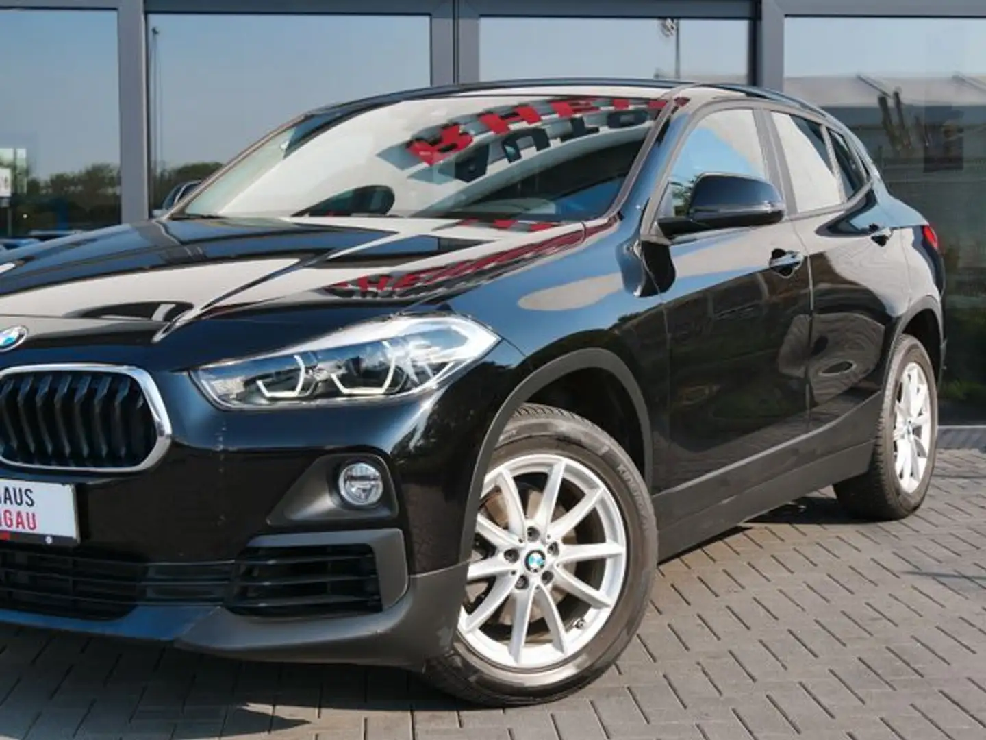 BMW X2 sDrive 18 i Pdc/Shz/Garantie Schwarz - 2