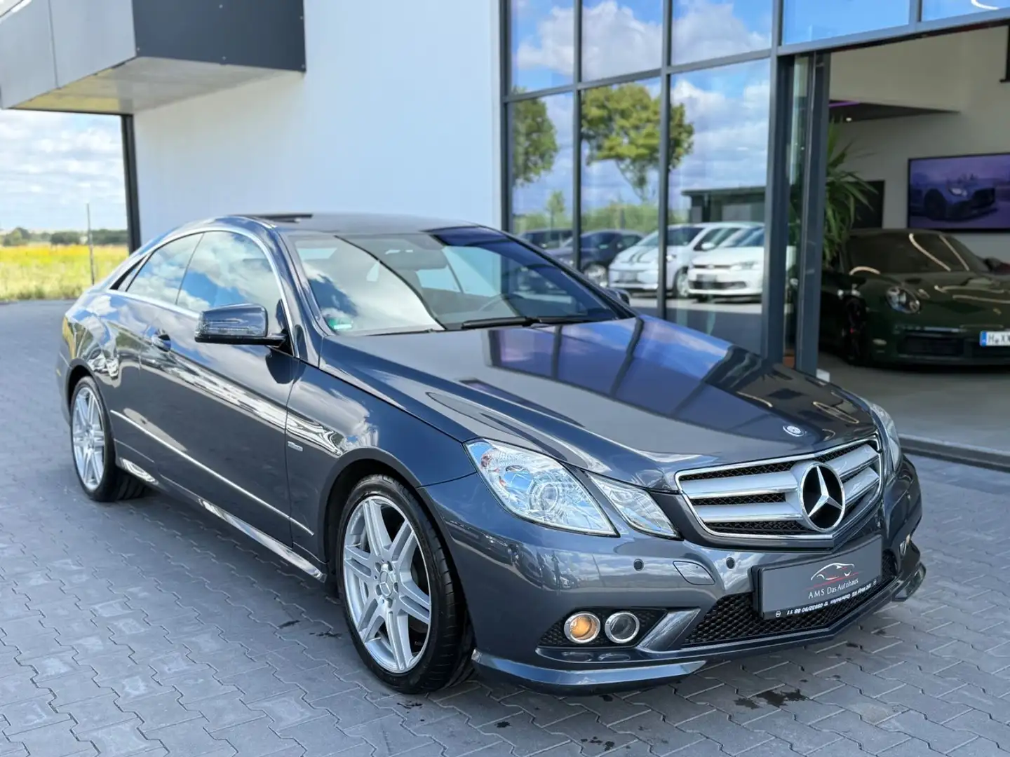 Mercedes-Benz E 200 E Coupe 200 CGI Aut. AMG Paket Leder Grau - 2