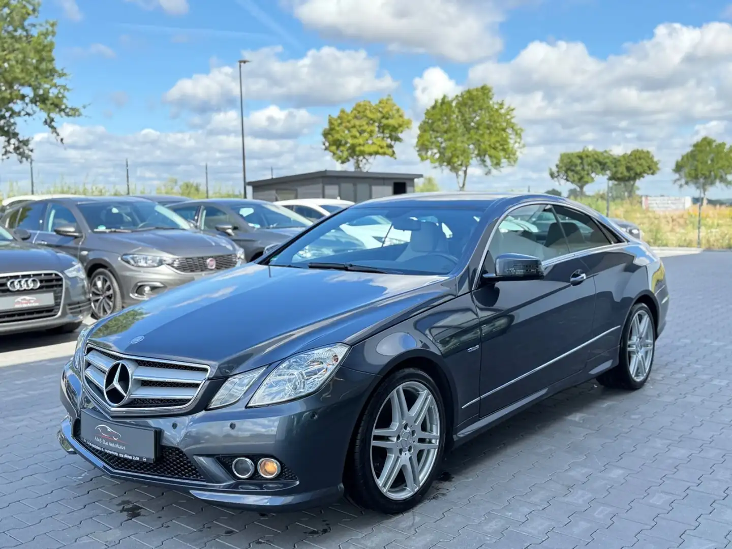 Mercedes-Benz E 200 E Coupe 200 CGI Aut. AMG Paket Leder Grau - 1