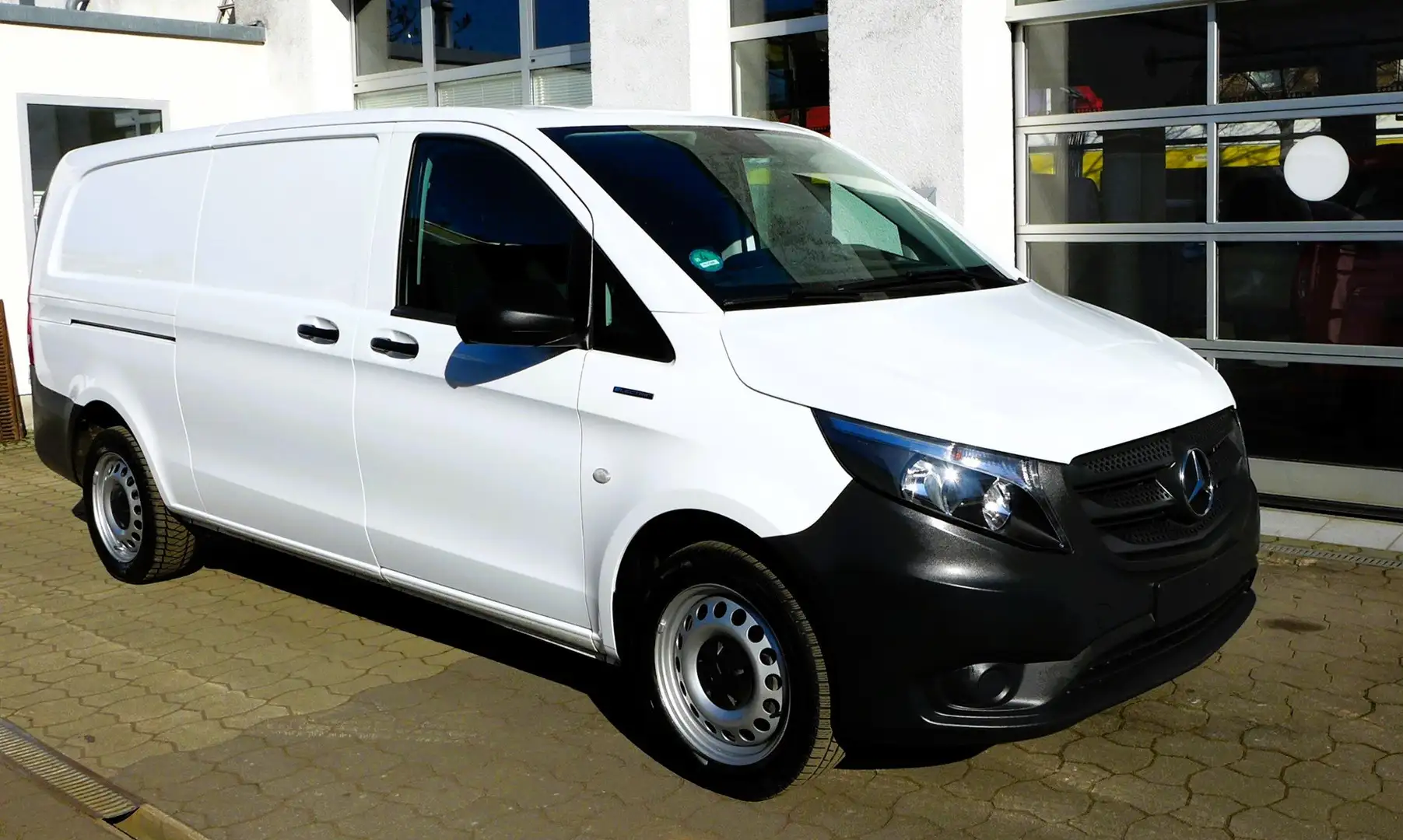 Mercedes-Benz Vito eVito 111/112 extralang Automatik Klima Sitzeizung Weiß - 1